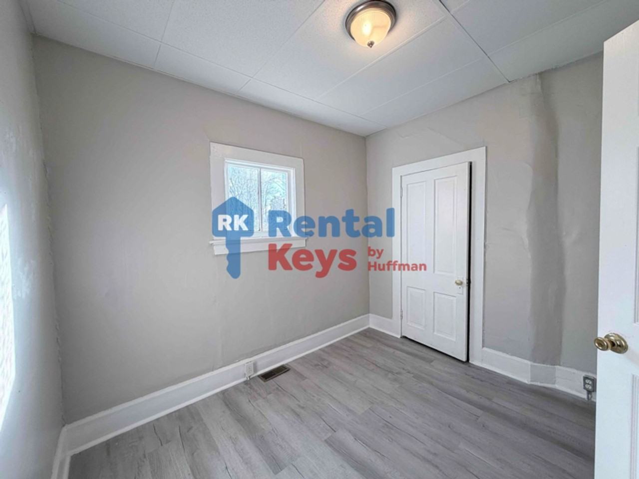 713 Ravenswood Dr - Photo 3 of 11