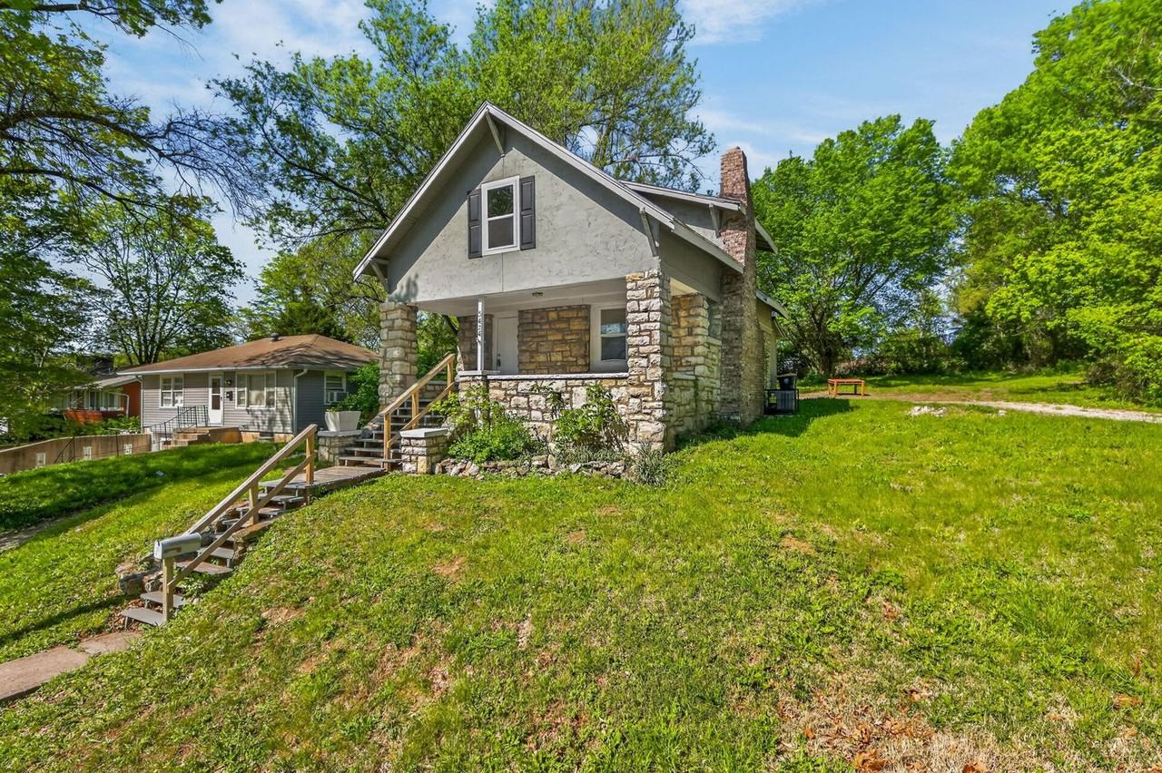 5424 Bellefontaine Ave - Photo 2 of 20
