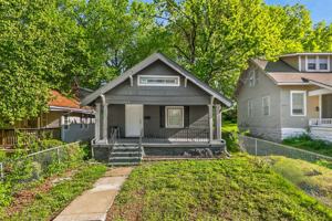 featured image of 1308 E 59th St