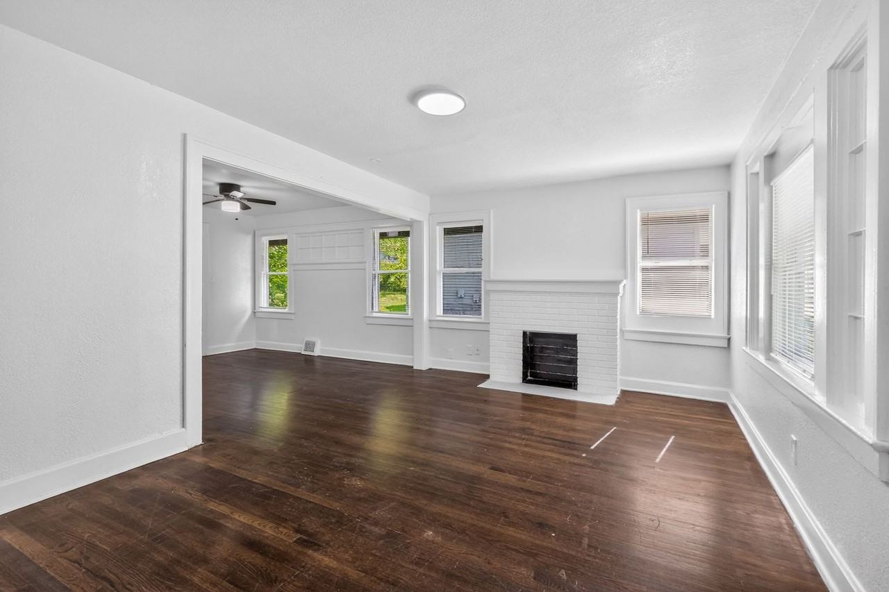 1308 E 59th St - Photo 3 of 21