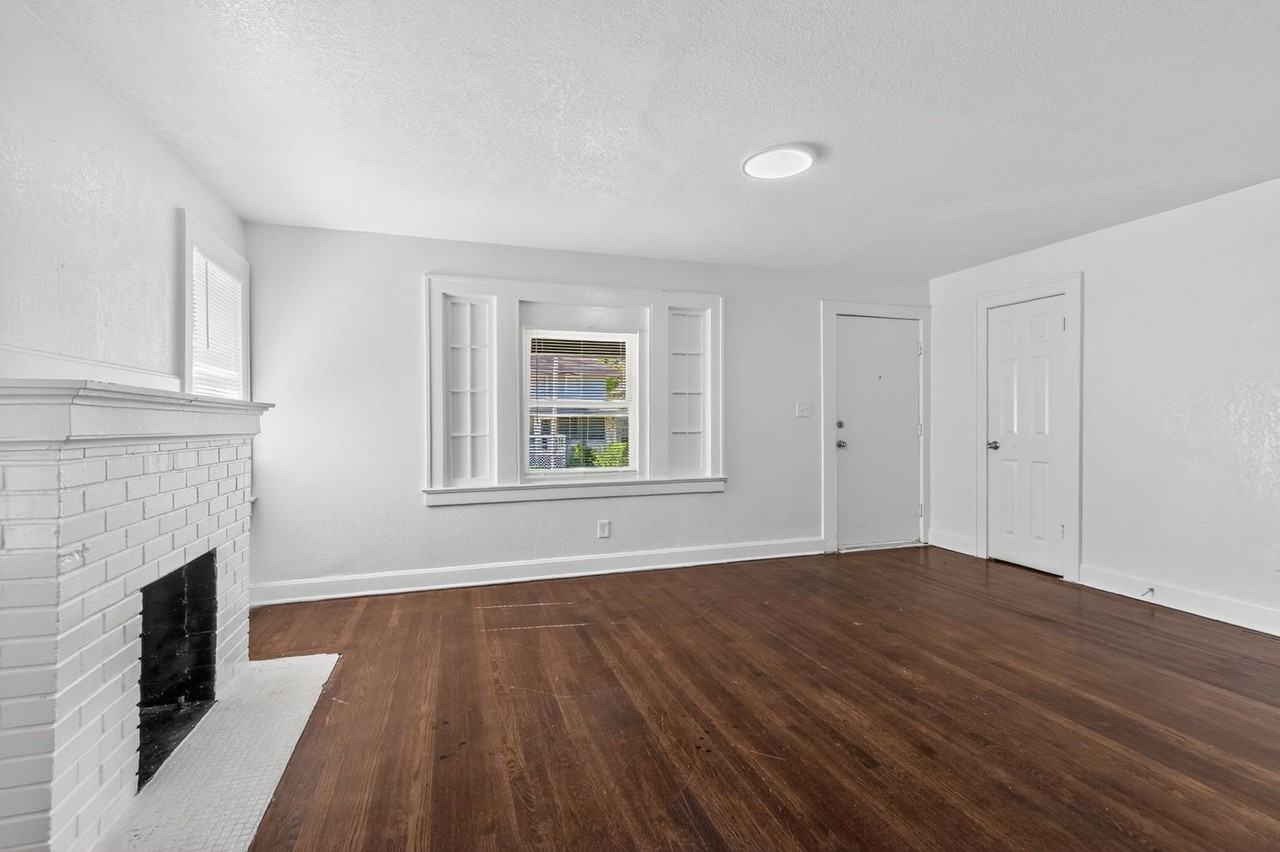 1308 E 59th St - Photo 4 of 21