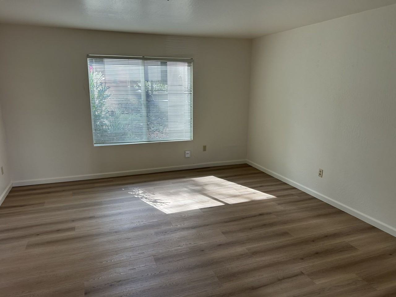 4960 School St #A - Photo 4 of 20