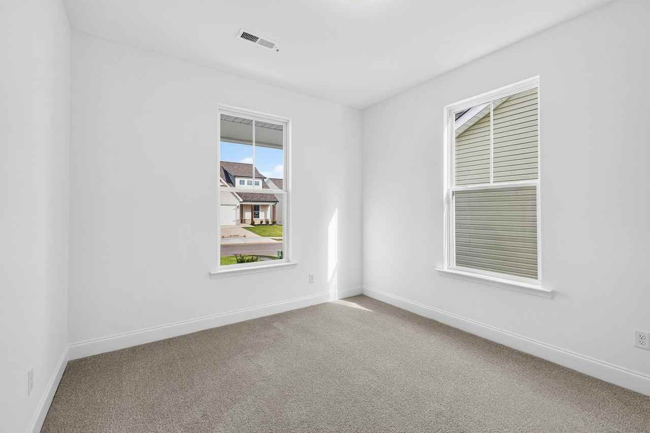 6571 Elizabeth Ann Way - Photo 5 of 32