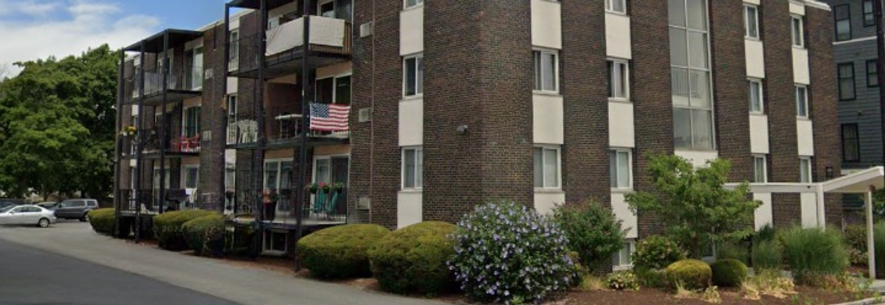 1799A Centre St - Photo 7 of 8