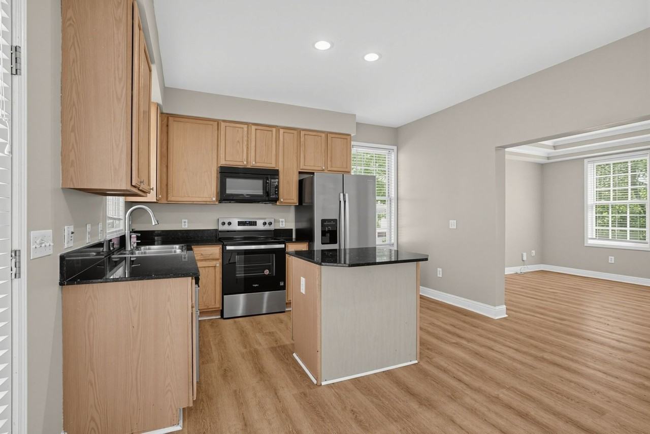 588 John Wesley Dobbs Ave Ne - Photo 3 of 17