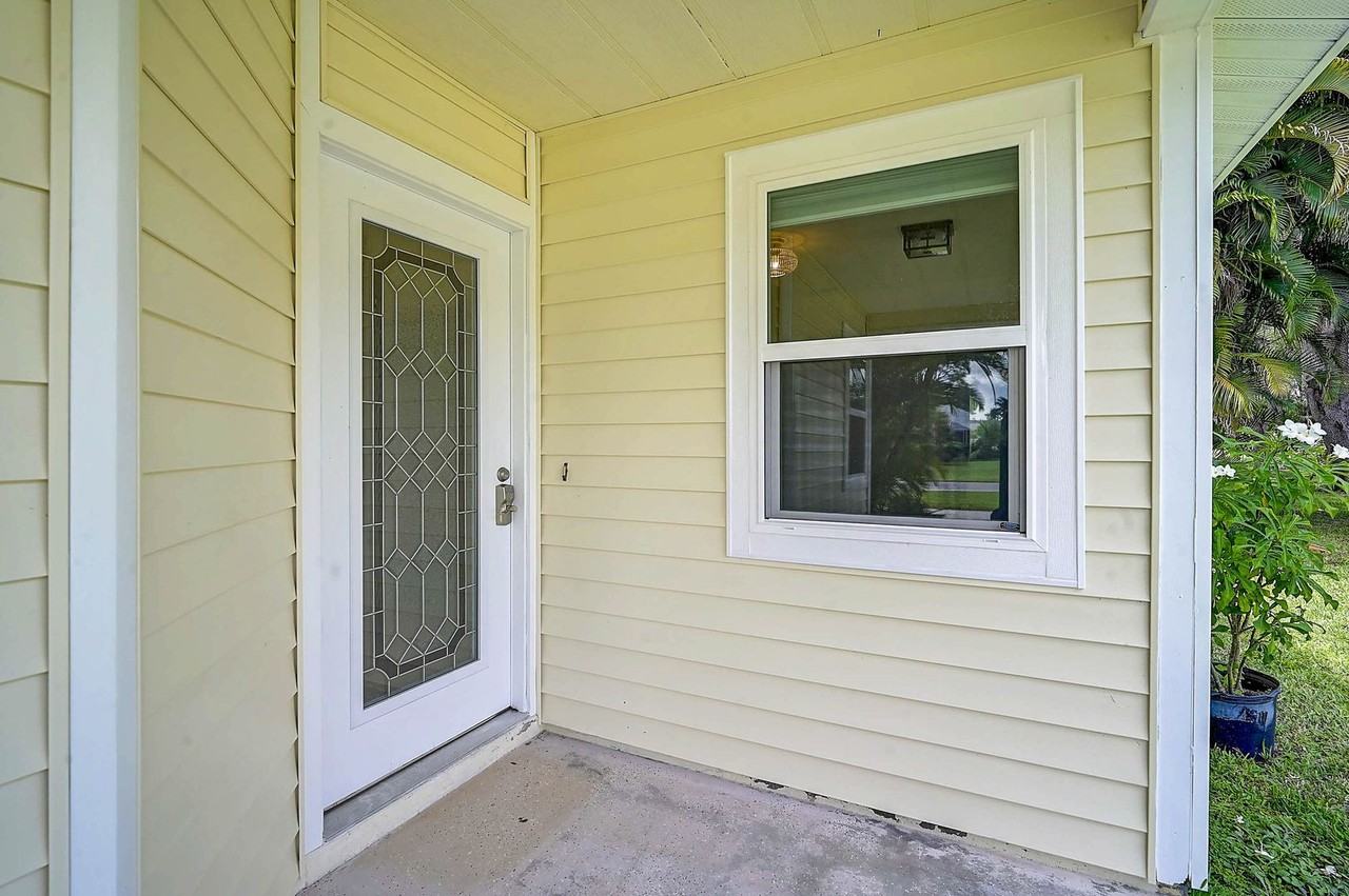 358 Bearded Oaks Cir - Photo 3 of 23