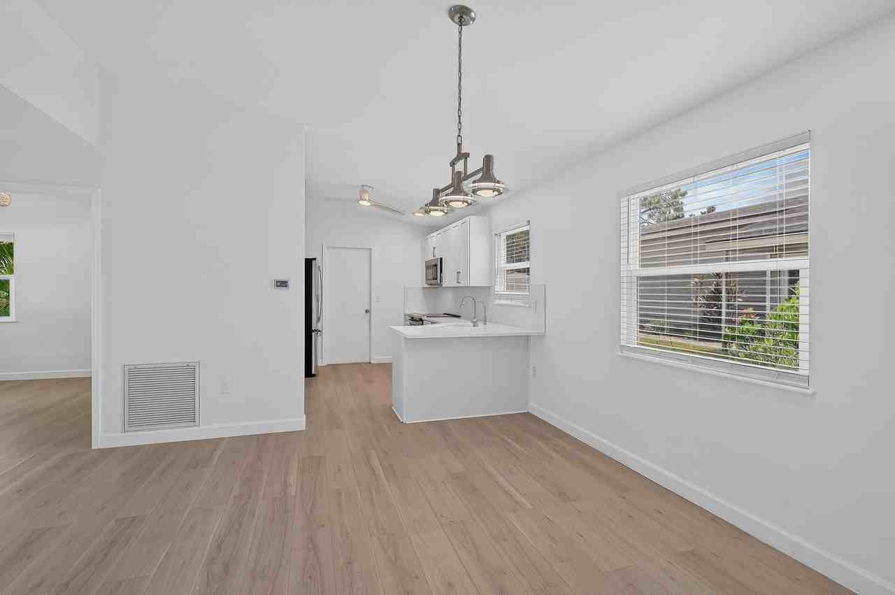 358 Bearded Oaks Cir - Photo 7 of 23