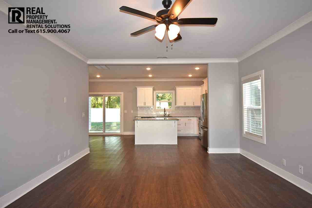 4224 Stark St - Photo 4 of 29