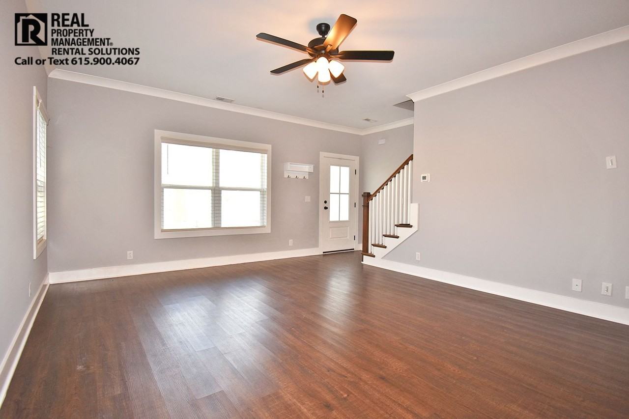 4224 Stark St - Photo 5 of 29