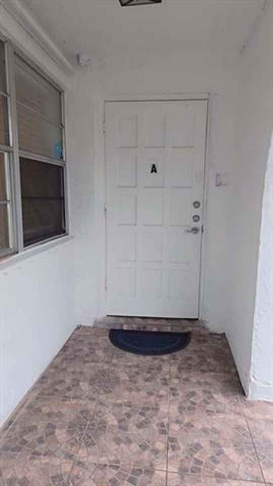 2521 Sw 58th Mnr #2521 - Photo 3 of 27