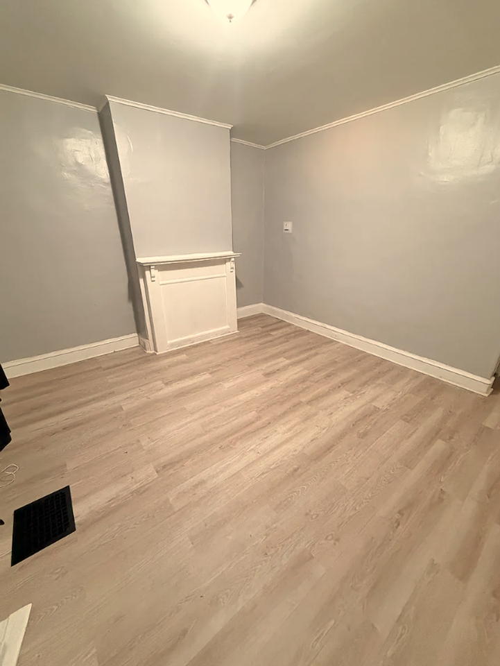 6132 Glenmore Ave - Photo 4 of 18