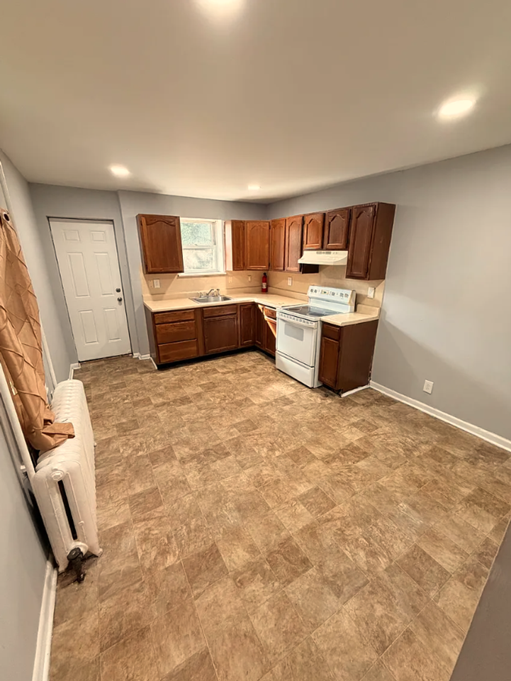 6920 Paschall Ave - Photo 4 of 12
