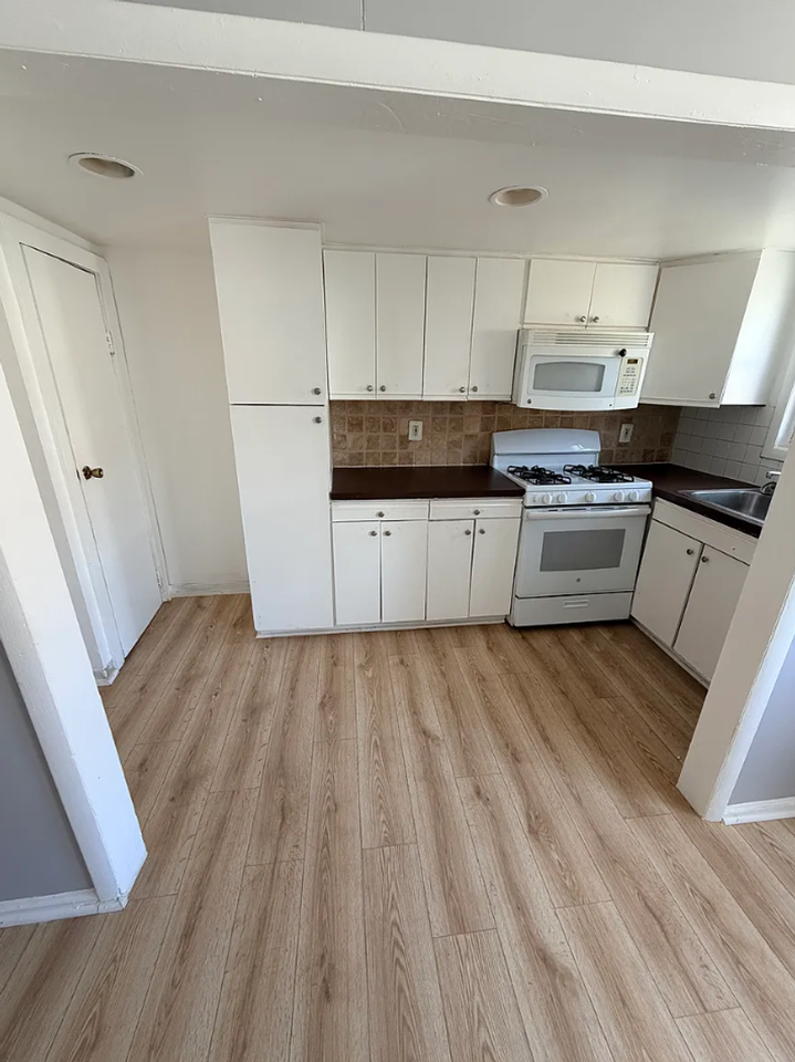 6737 Guyer Ave - Photo 5 of 10