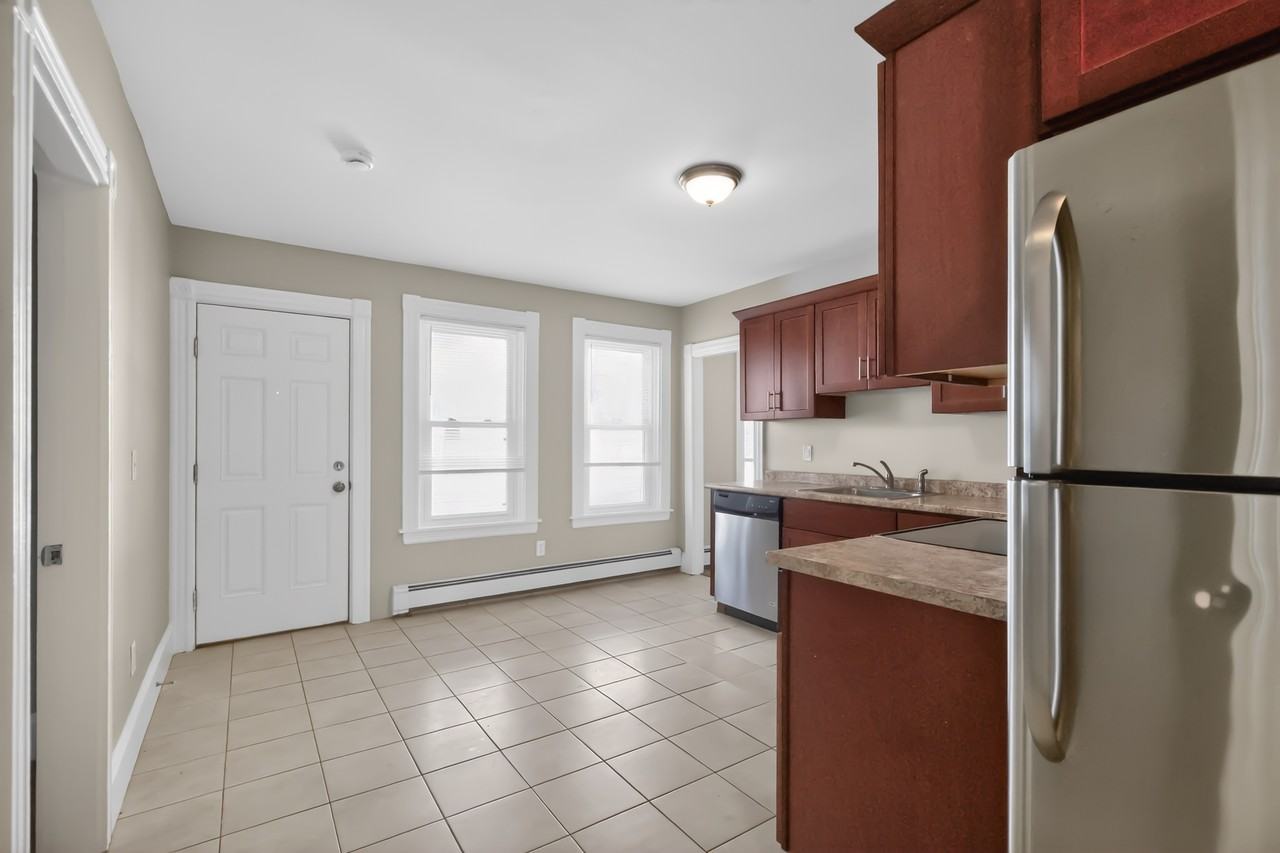 Monopoly Realty - Photo 3 of 21