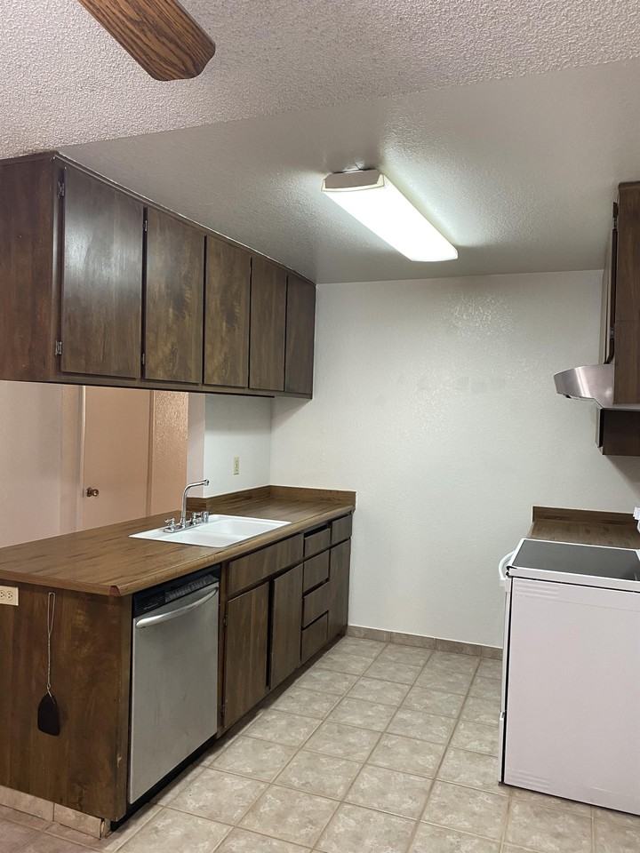 1305 Guiseppe Ln Modesto, CA. - Photo 7 of 21