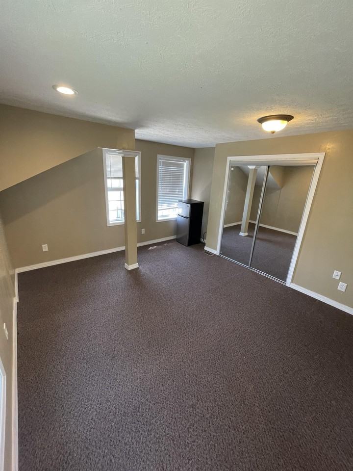 337 W32 - Photo 2 of 9