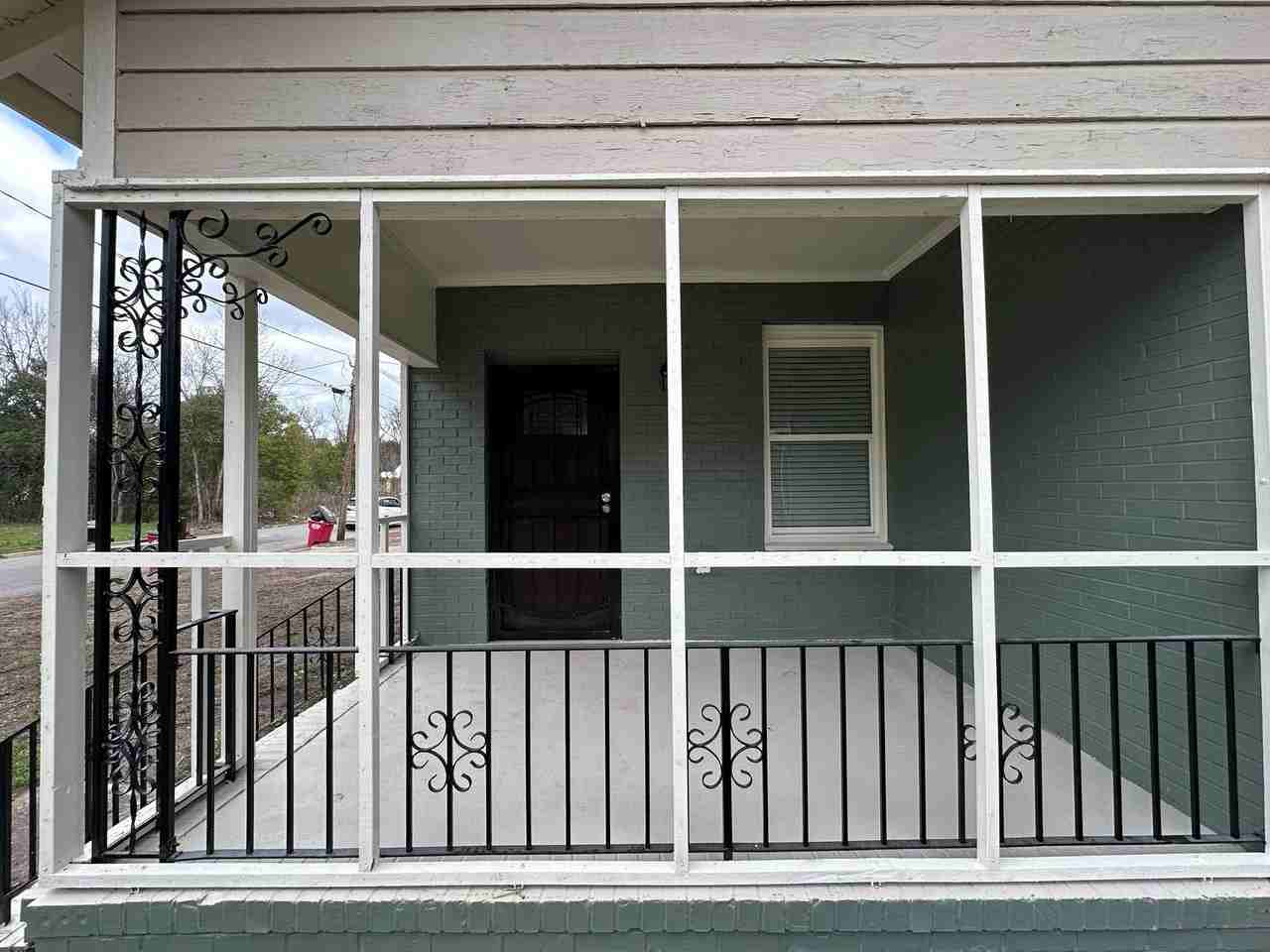 1020 Toombs Street - Photo 3 of 23