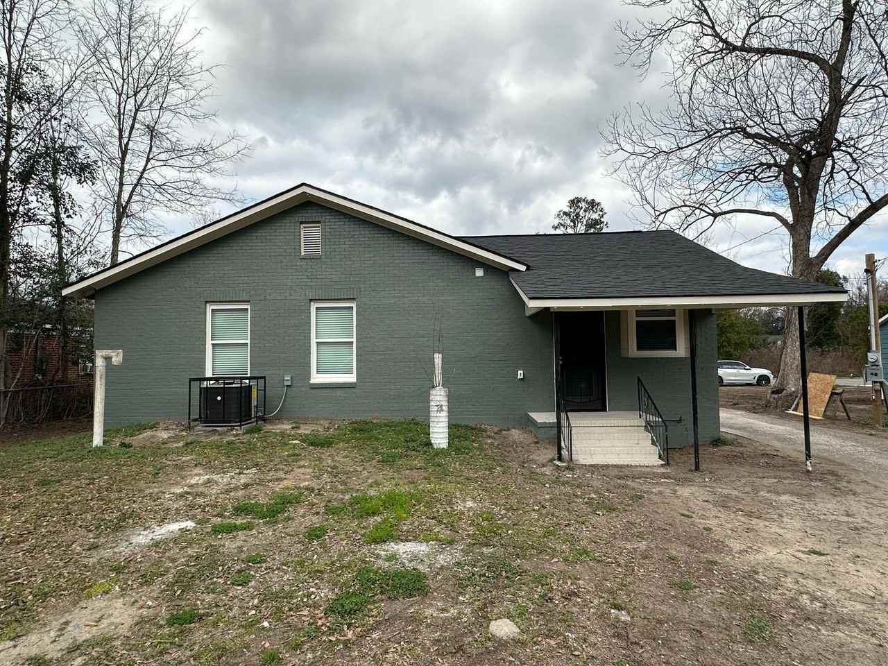 1020 Toombs Street - Photo 5 of 23