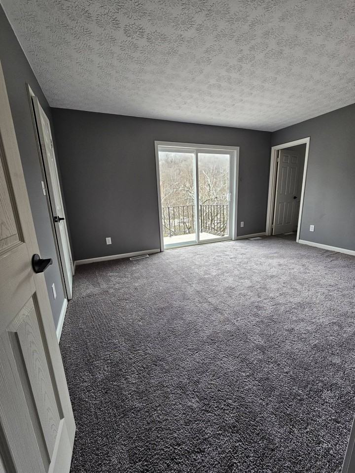 204 Midtown Lane - Photo 7 of 24