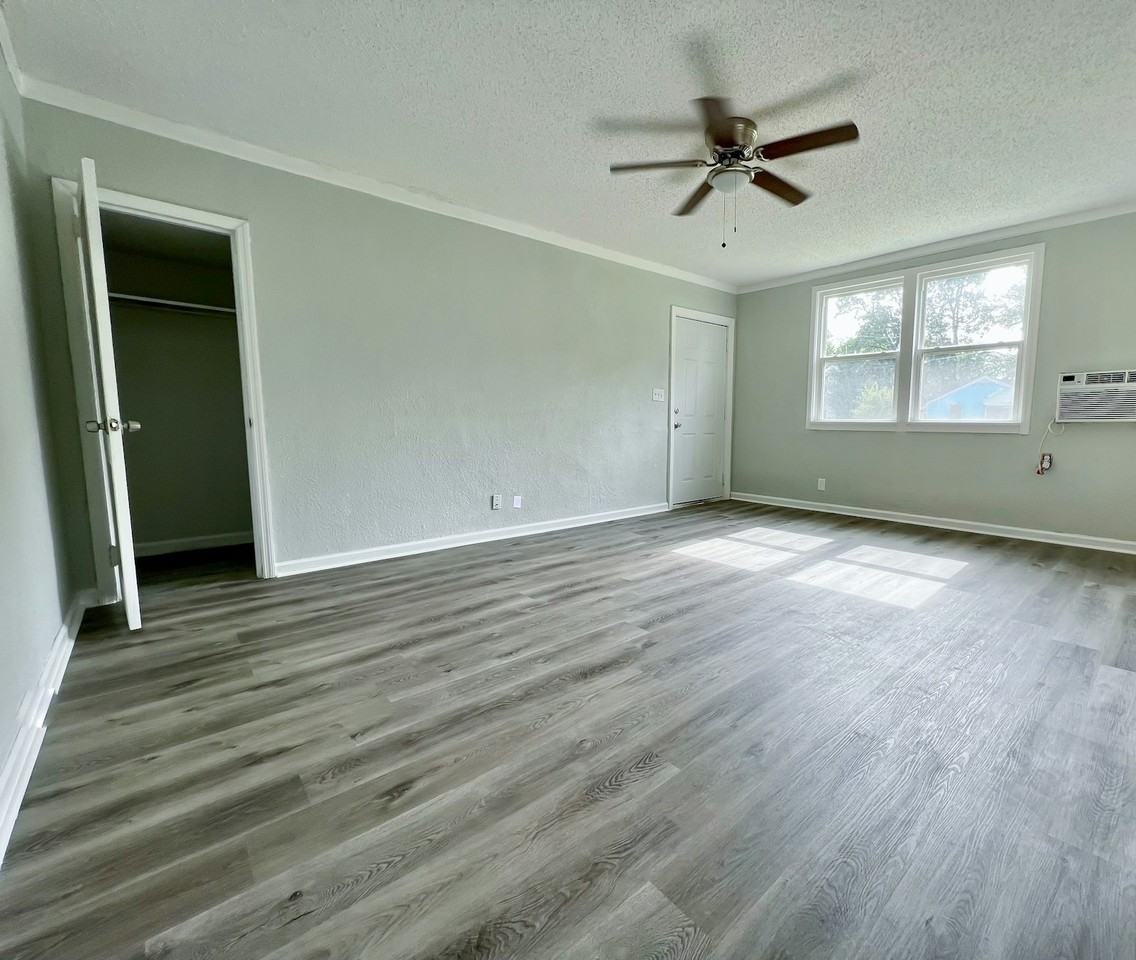 3398 Southmont Drive, Unit A - Photo 4 of 9