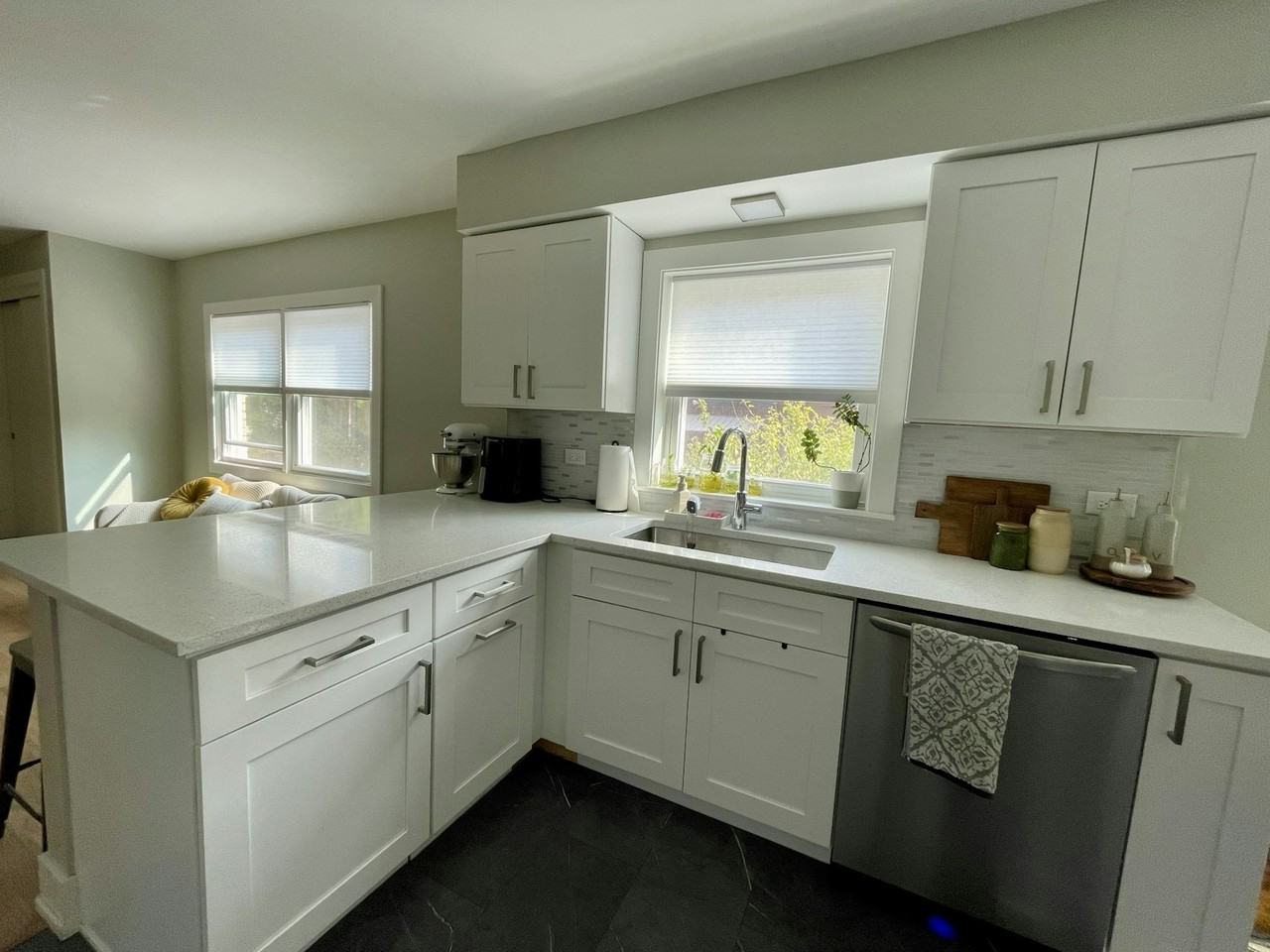 278 N Oaklawn Ave, Unit 1 - Photo 5 of 14