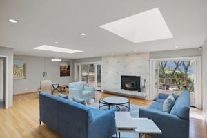 featured image of 5 Deer Meadow Pl #1