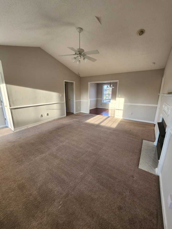 209 Striding Ridge Dr #1 - Photo 4 of 17