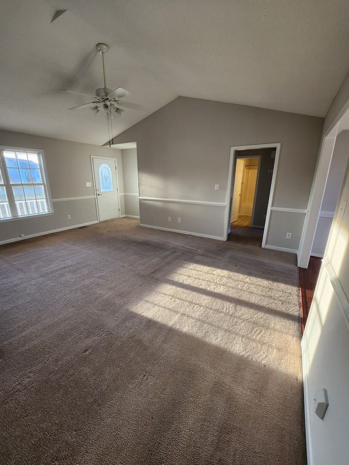 209 Striding Ridge Dr #1 - Photo 5 of 17