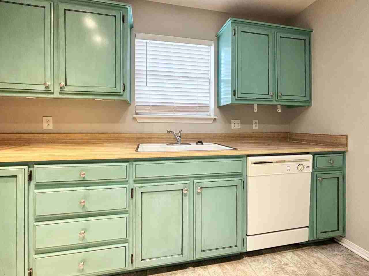 5701 Syracuse Dr - Photo 7 of 15