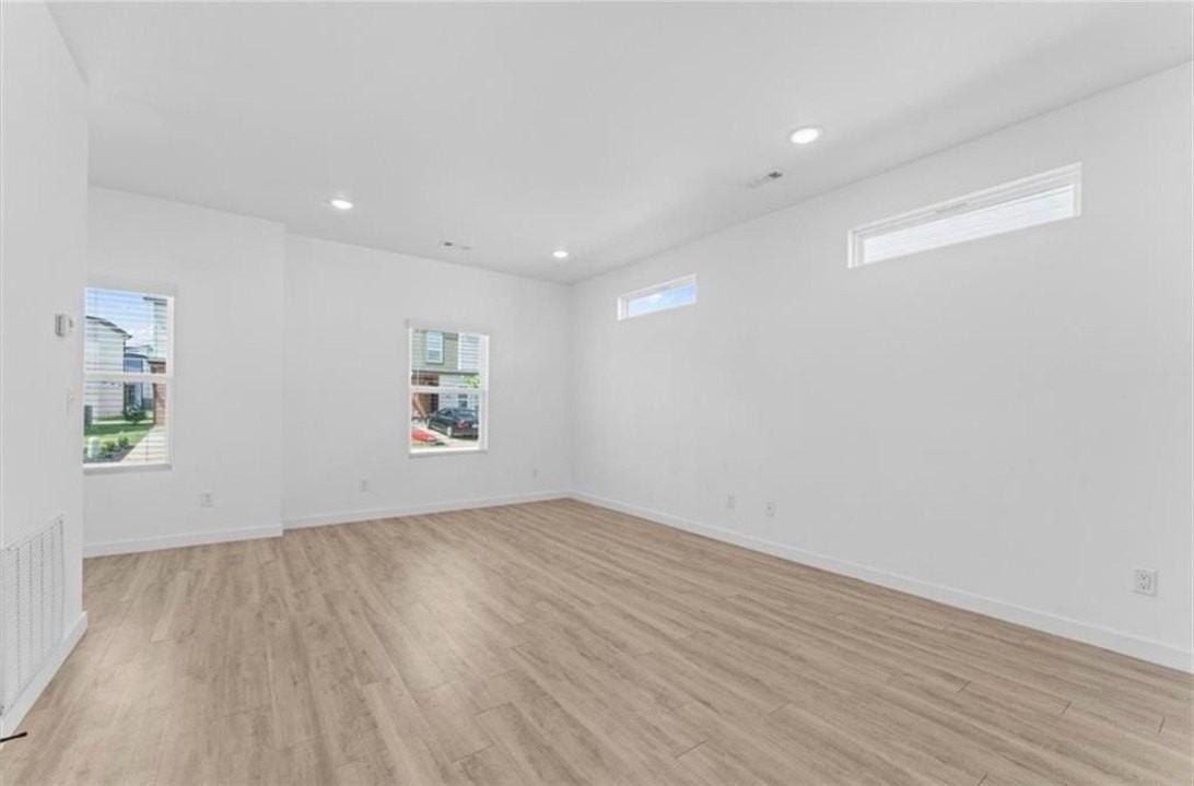 501 Discovery Avenue - Photo 2 of 13