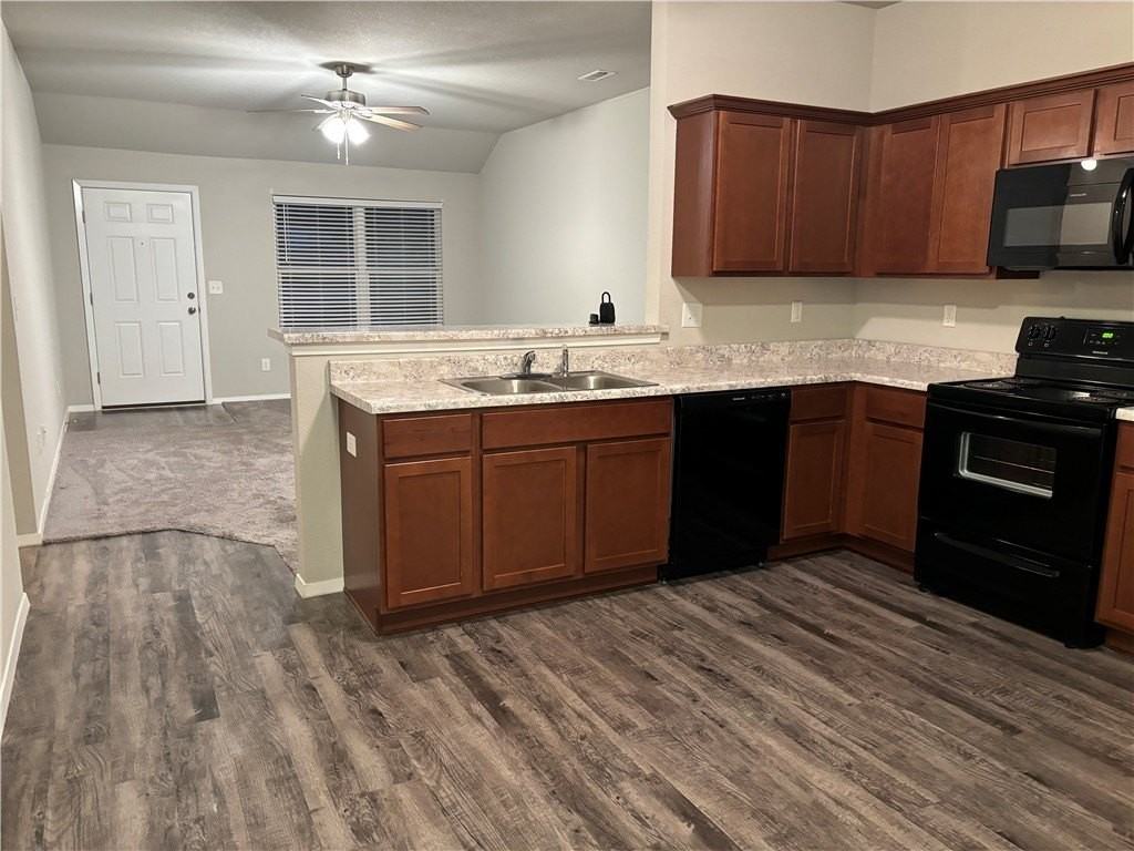 705 Nw 71st Ave - Photo 3 of 10