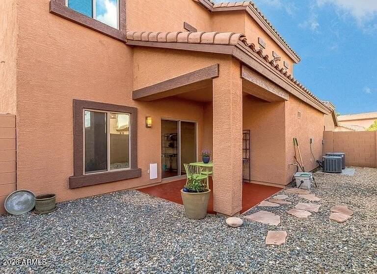 2660 E Chester Dr - Photo 2 of 6