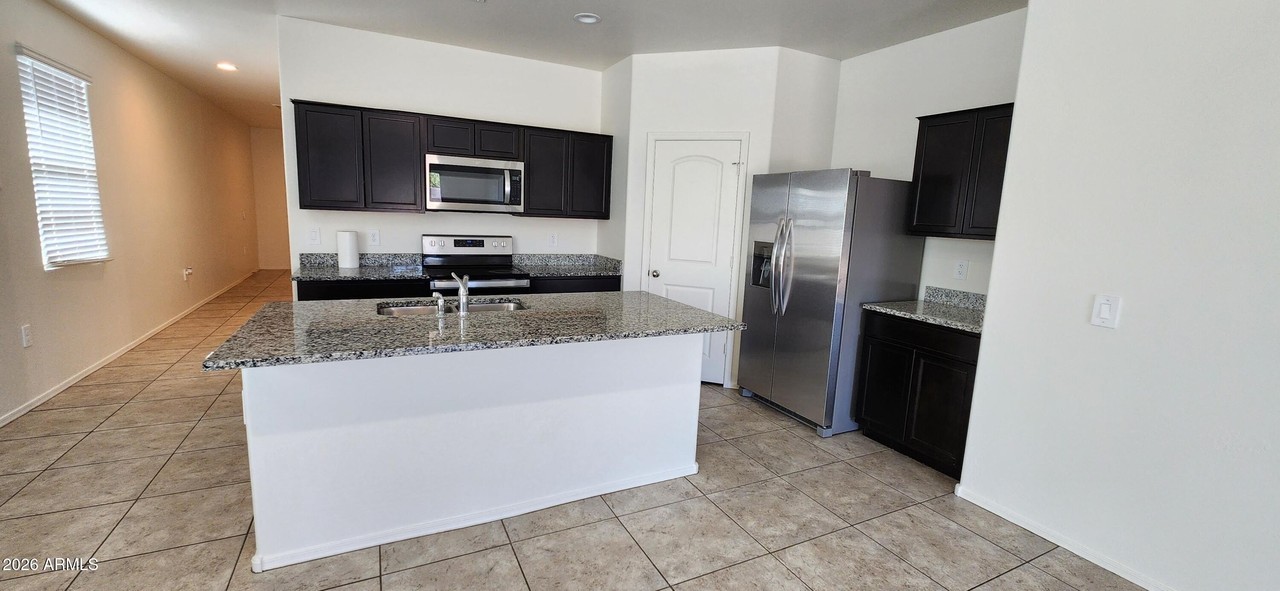 18199 N Conquistador Dr - Photo 3 of 11