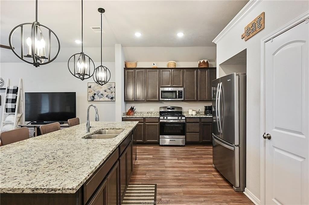15013 Indian Creek Ln - Photo 4 of 17