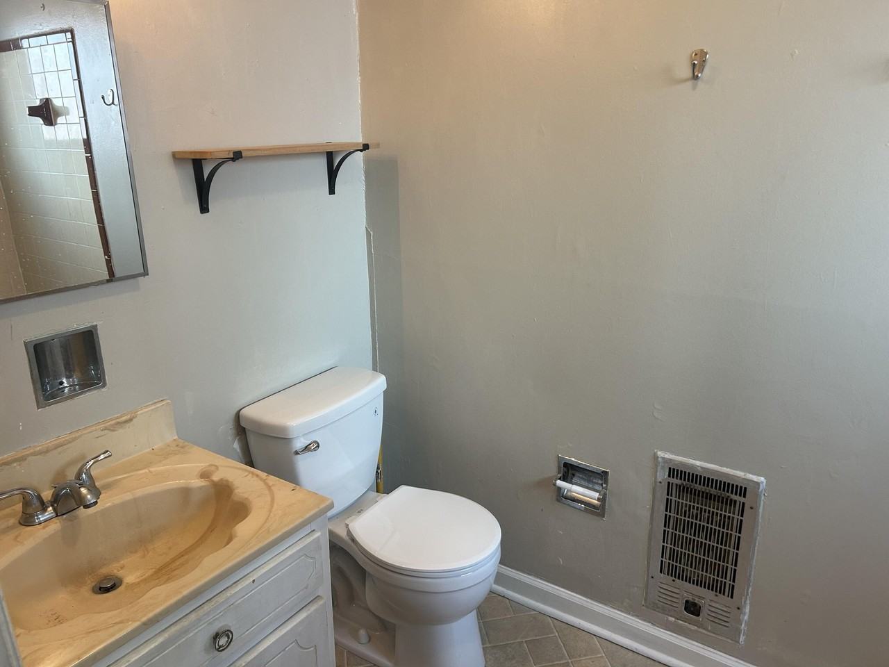 1604 Union Ave #A - Photo 3 of 11