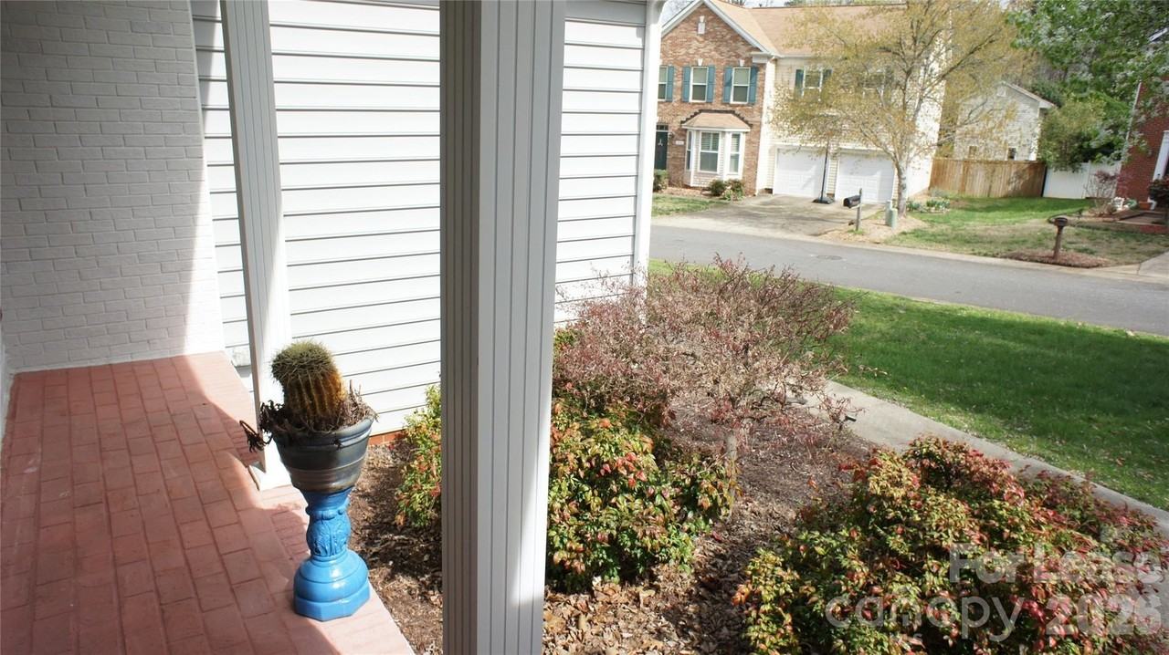 10442 Chelsea Bay Dr - Photo 4 of 48