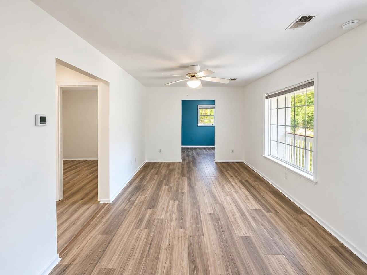 1022 Seaside Ln - Photo 5 of 10