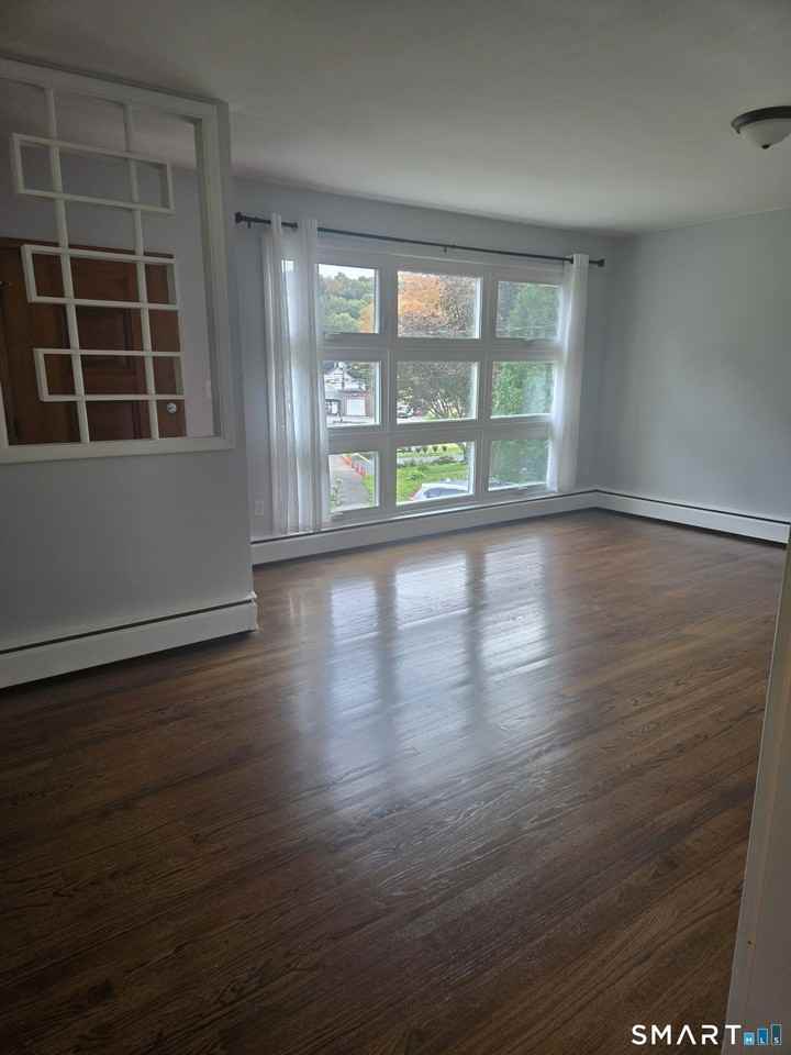 33 Wagon Wheel Ct - Photo 3 of 16