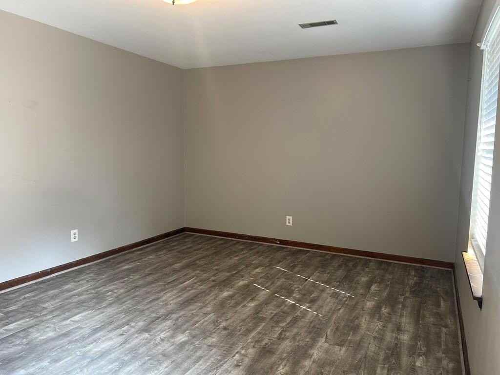 1886 S Boyd Dr - Photo 3 of 23