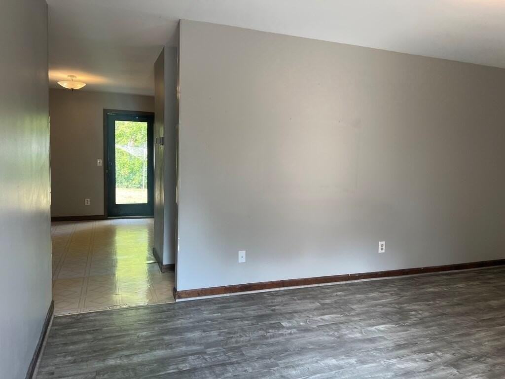 1886 S Boyd Dr - Photo 4 of 23