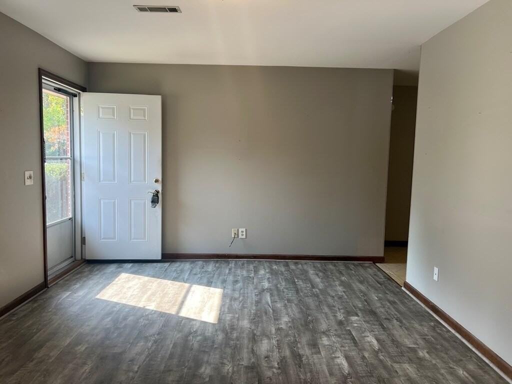 1886 S Boyd Dr - Photo 5 of 23