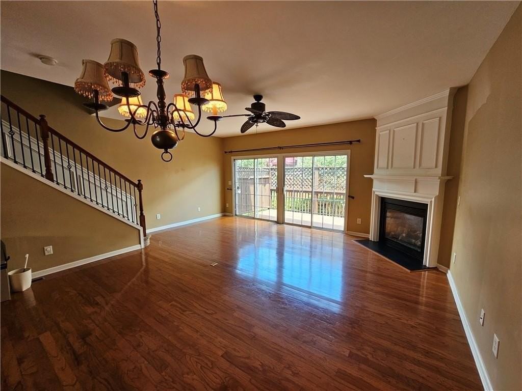 1367 Thornborough Dr - Photo 4 of 32