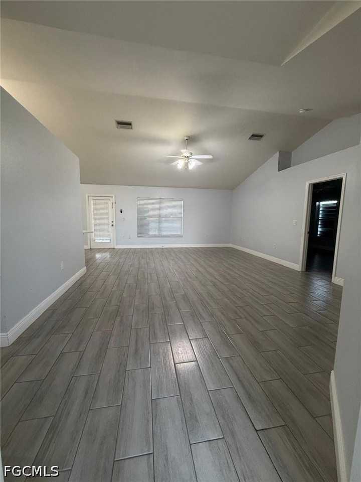 4237 Ne 19th Ave - Photo 2 of 6