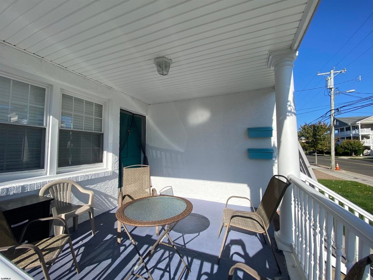 112 N Washington Ave - Photo 3 of 16