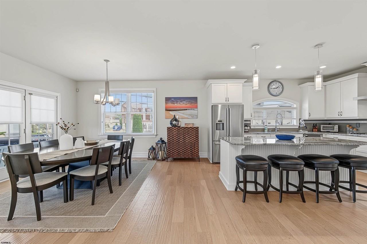 8510 Fulton Ave - Photo 7 of 34