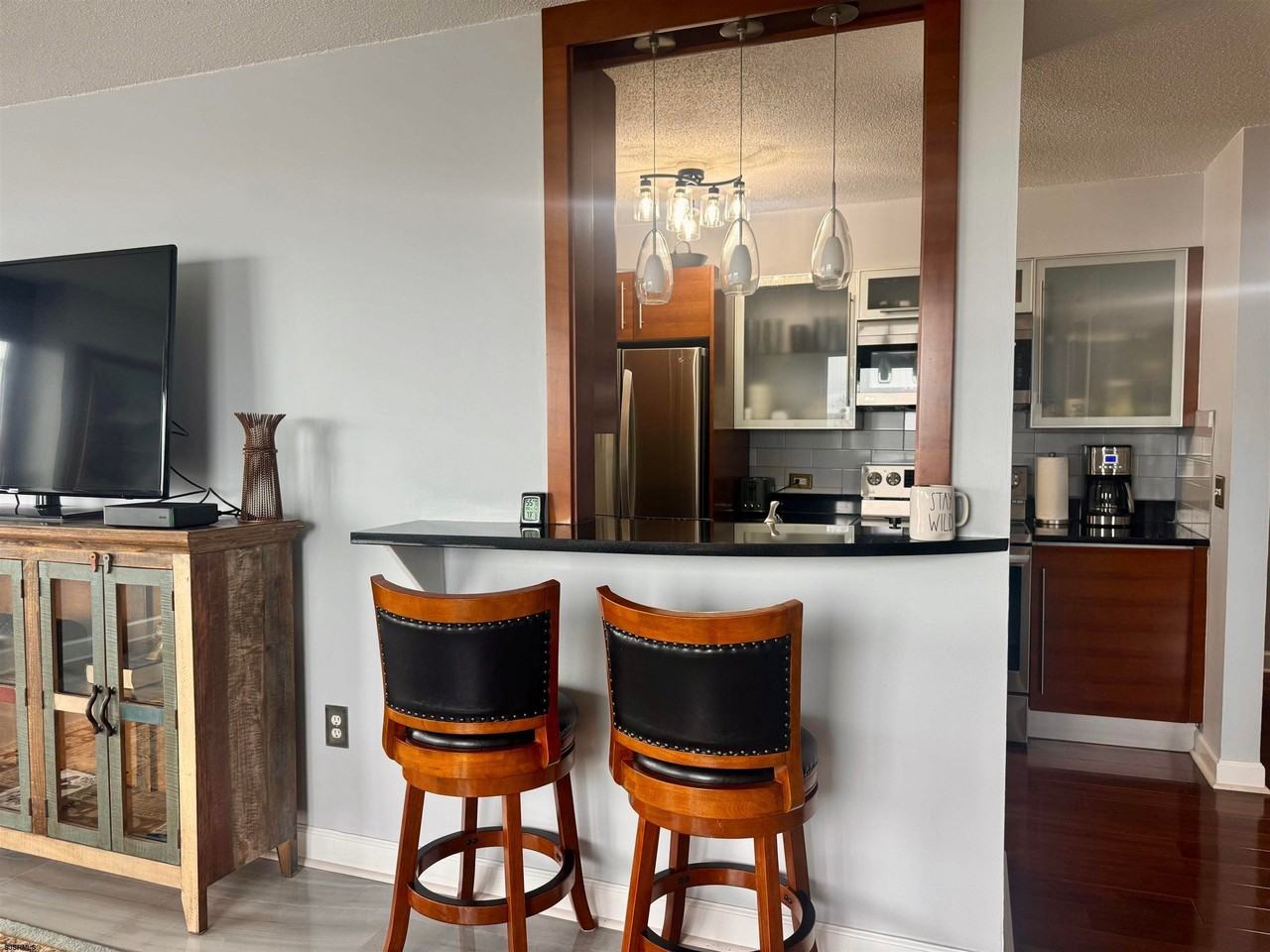 526 Pacific Ave - Photo 4 of 22