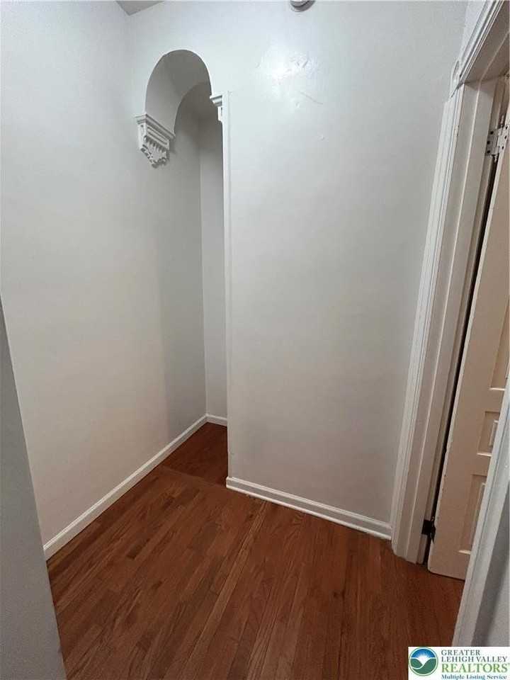 1137 W Linden St - Photo 3 of 22