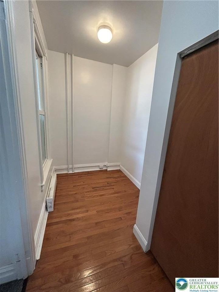 1137 W Linden St - Photo 4 of 22