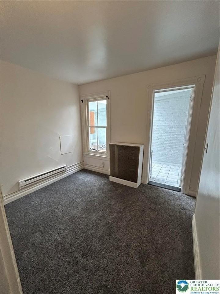 1137 W Linden St - Photo 7 of 22