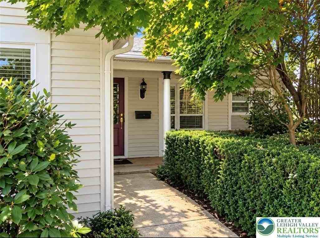1213 Stanley Ave - Photo 2 of 12